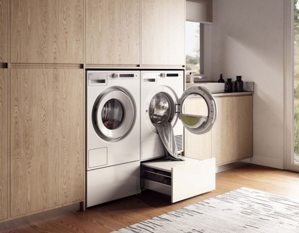 dcb73037-6ee4-11e8-825a-002590aecc74-2